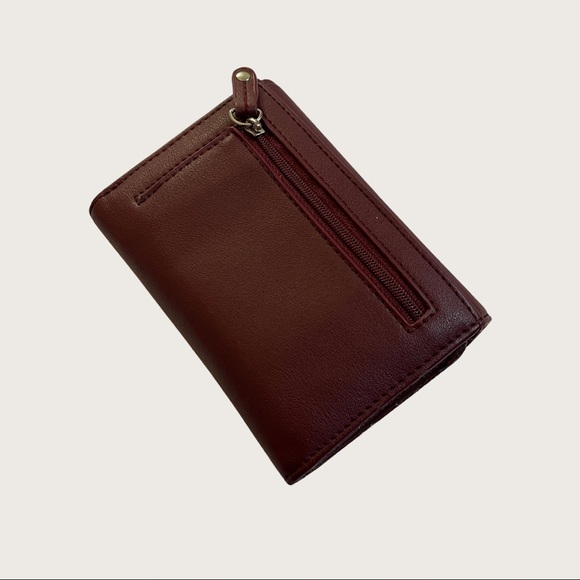 Bentley Trifold Wallet - Picture 4 of 5